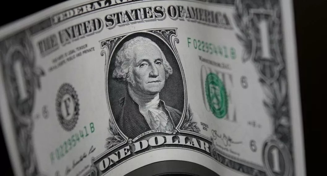 Cómo identificar que un dólar es falso: paso a paso