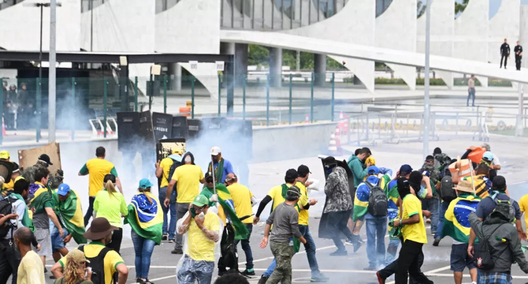 Petro se solidarizó con Lula Da Silva por la irrupción de Bolsonaristas en Congreso de Brasil este domingo 8 de enero. 