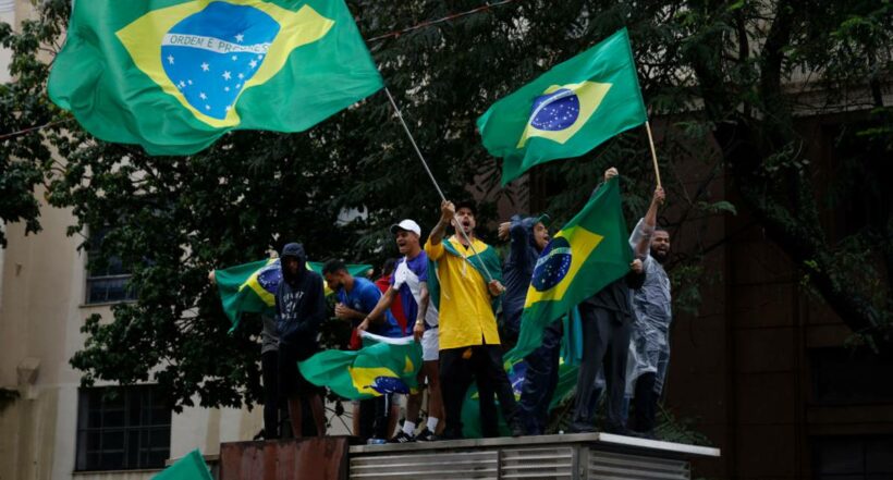 Foto de protestantes pro Bolsonaro se tomaron el palacio presidencial de Brasil, contra Lula da Silva