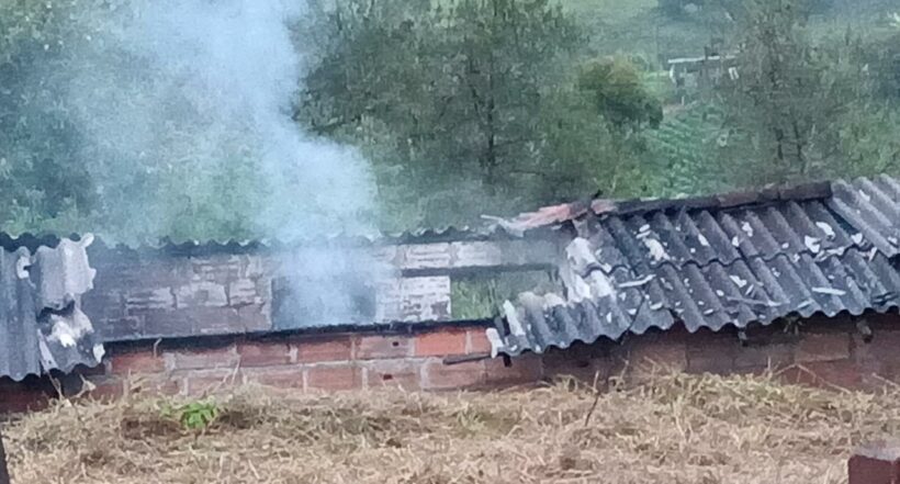 Antioquia: Incendio consumió hogar de familia pobre; ahora piden ayuda
