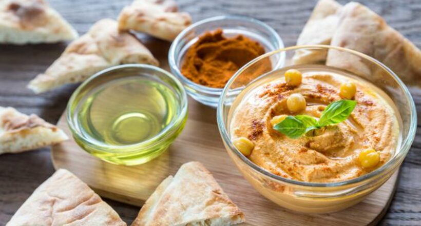 Cómo preparar y qué ingredientes lleva un hummus de garbanzo casero