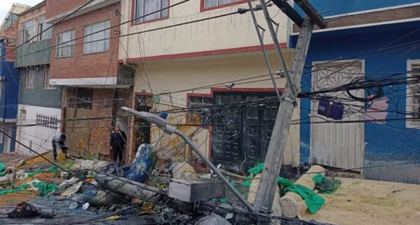 Bogotá: ladrones saquearon luego de que camión sin frenos se estrelló en hogar