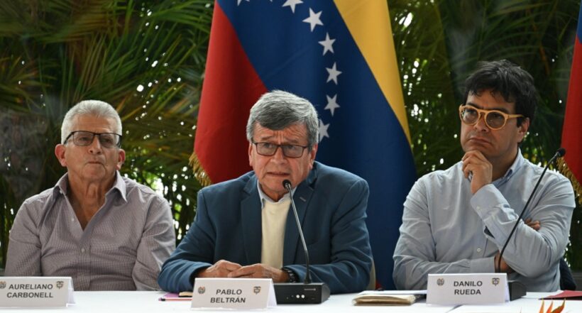 Reunión entre los mandos del Eln Pablo Beltrán, Aureliano Carbonell y el comisionado de paz Danilo Rueda, en noviembre pasado.