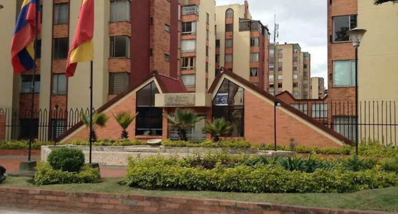 Ladrones robaron nuevo apartamentos en exclusivo conjunto residencial de Bogotá. Se habrían llevado más de 2.000 millones de pesos. 
