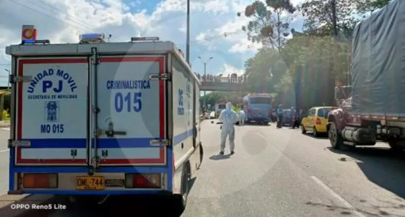 Accidente en Medellín: motociclista murió en choque con buseta en la autonorte