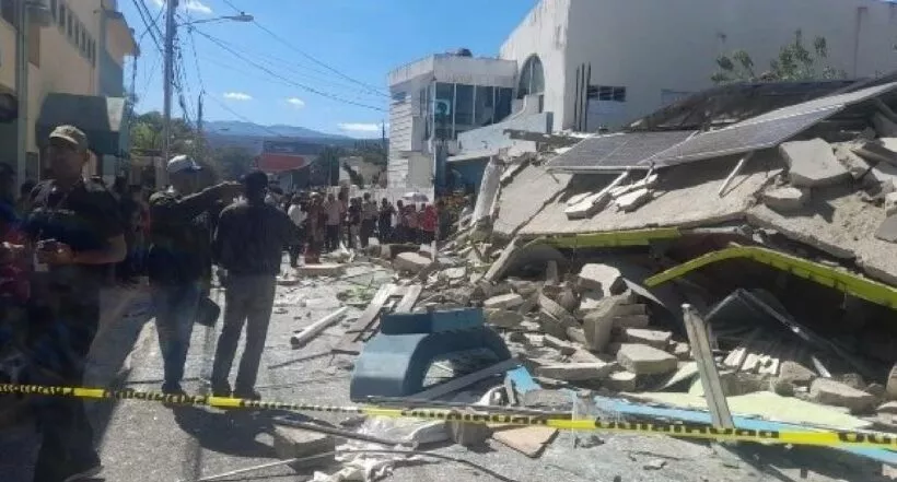 Foto de edificio colapsado en República Dominicana