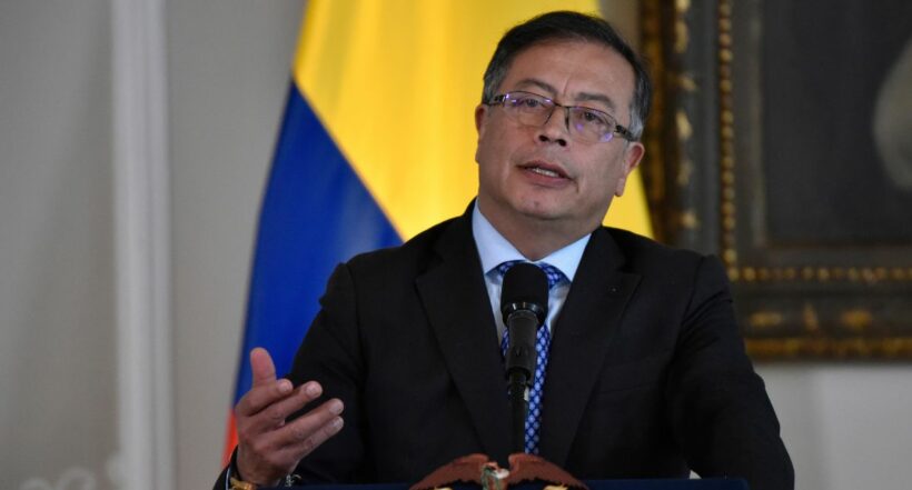 El presidente Gustavo Petro canceló su agenda en Francia y retornará a Colombia para liderar un consejo de ministros por el desabastecimiento.