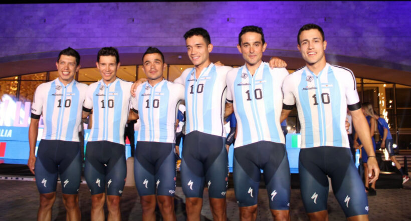 Miguel Ángel 'Supermán' López y Team Medellín homenajearon a Messi y Argentina en Vuelta a San Juan.