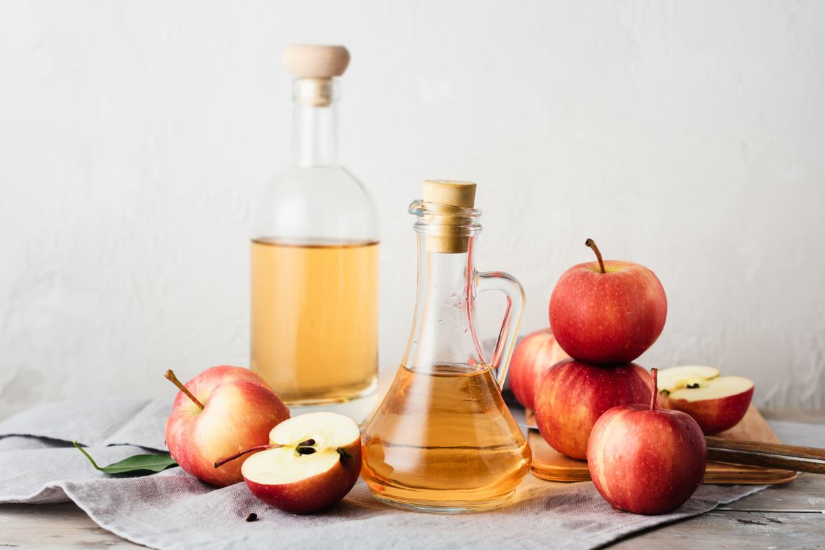 Vinagre de manzana a propósito de los beneficios que tiene su consumo. 