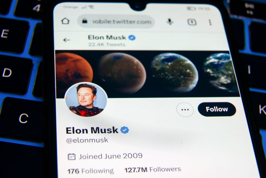 Elon Musk quiere que Twitter permita hacer transacciones y así competir