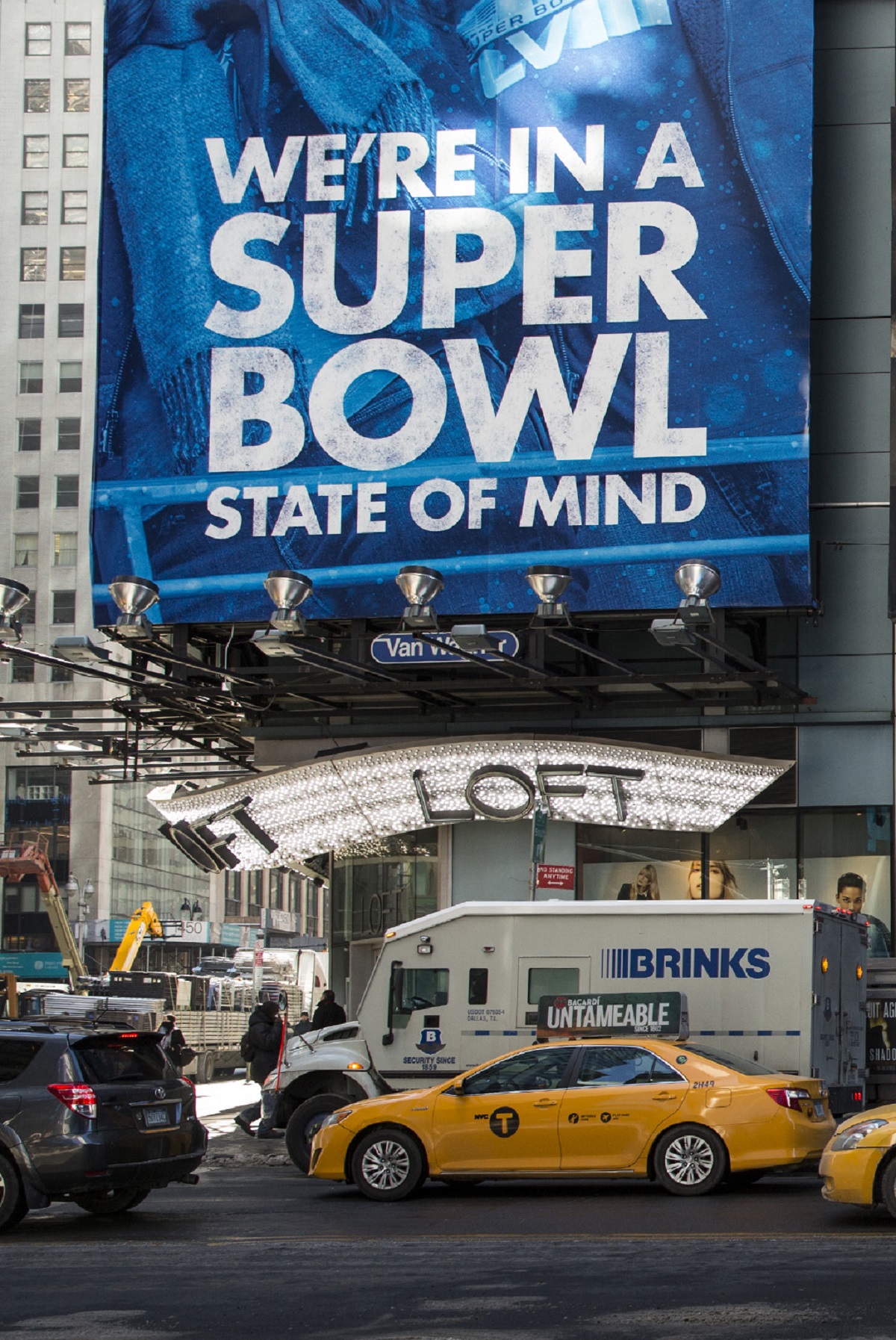 Publicidad de Super Bowl en nota sobre que los anuncios que se pasen en medio del evento serán los más costosos