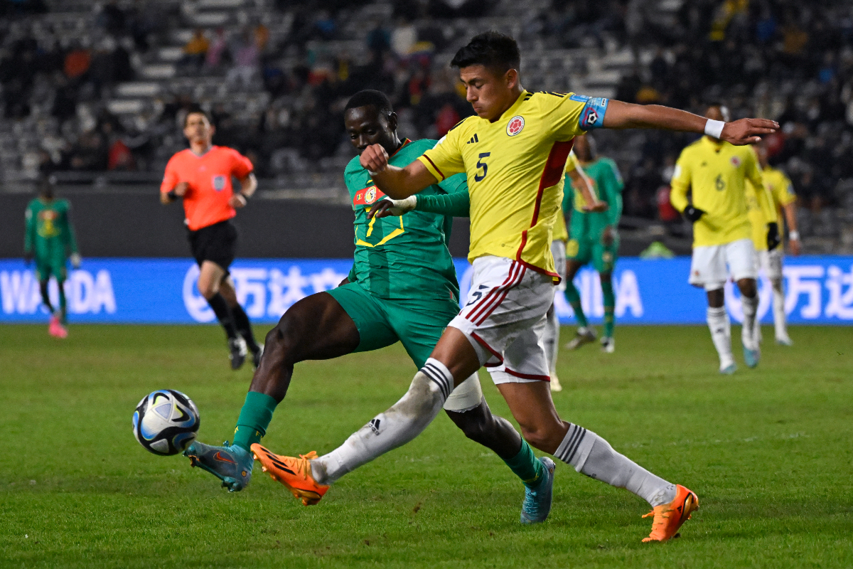 Kevin Mantilla se disculpó por su error con la Selección Colombia Sub-20 contra Senegal. El defensor erró un pase y así llegó el gol de los africanos. 