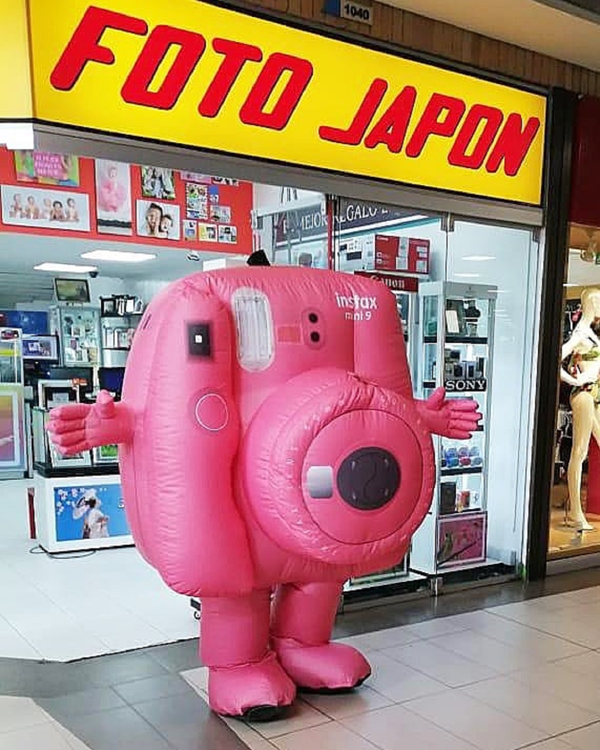 Foto Japón, en nota sobre qué pasó con la tienda que revelaba rollos de fotos