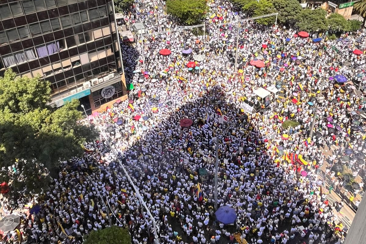 Marcha en Medellín, la más grande contra el Gobierno de Gustavo Petro