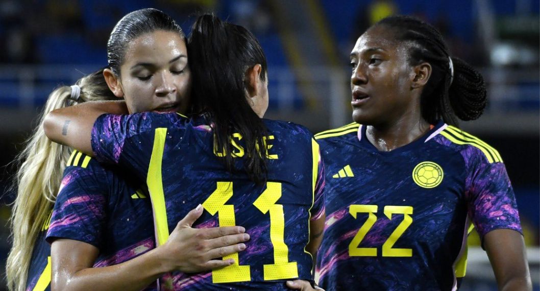 Catalina Usme celebrando el gol de la Selección Colombia femenina en empate contra Panamá