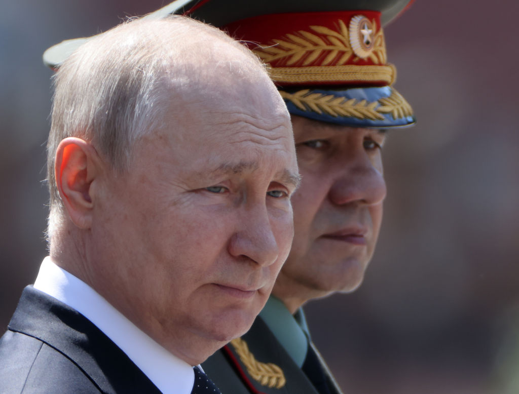 El presidente ruso Vladimir Putin y su ministro de Defensa, Sergei Shoigu, amenazados por el grupo Wagner.