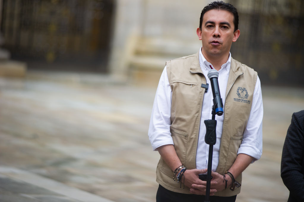 Alexander Vega, registrador Nacional de Colombia, en elecciones de 2022. Actualmente ya hay candidatos para reemplazarlo