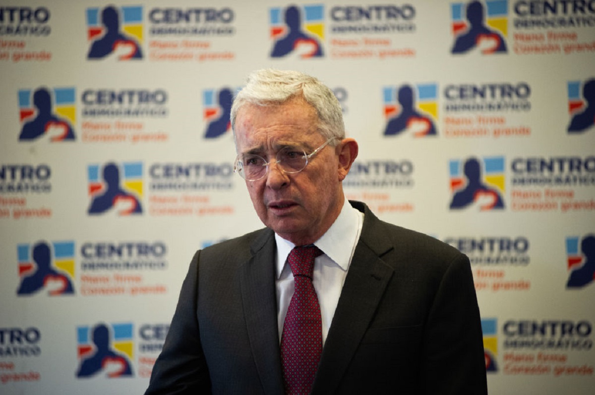 Álvaro Uribe dice que caso de Óscar Iván Zuluaga por Odebrecht es una tragedia