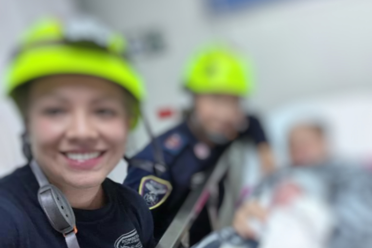 Mujer dio a luz durante concierto de Arelys Henao en El Carmen de Viboral. La joven tuvo que parir en el baño a su bebé con ayuda de bomberos. 