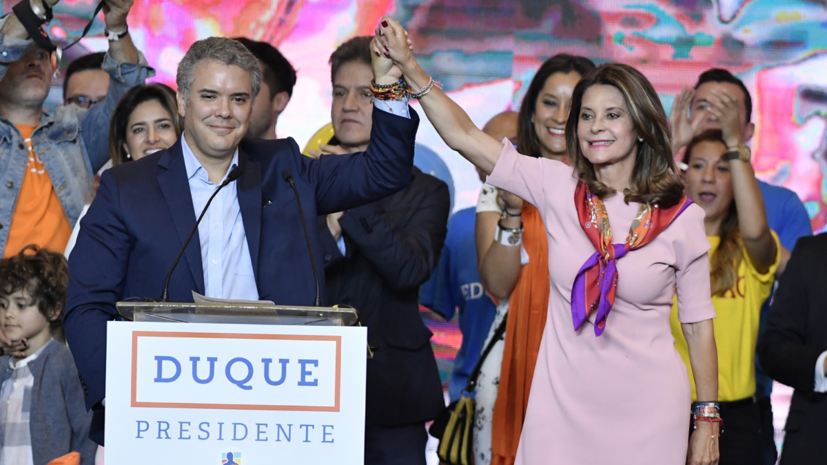 Centro Democrático pidió no investigar campaña de Iván Duque en 2018 tras renuncia de Óscar Iván Zuluaga.