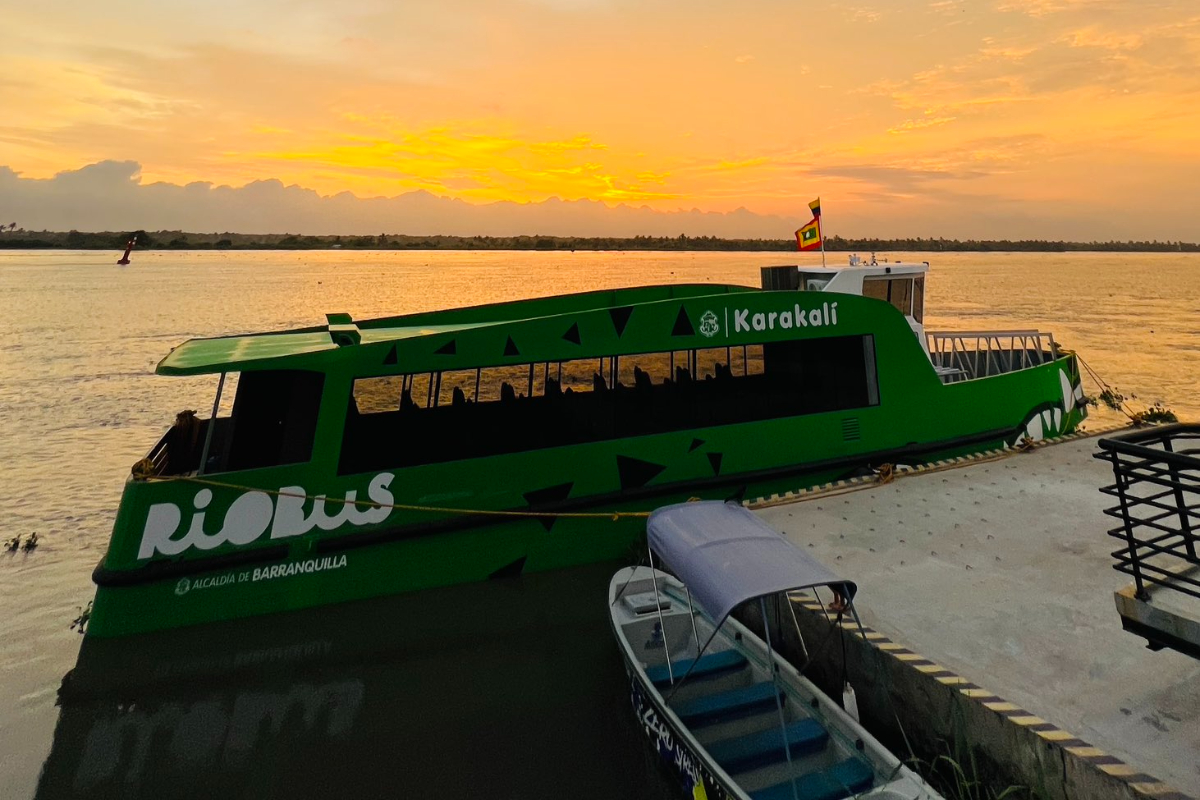 Barranquilla estrenó nuevo barco para pasear por el río Magdalena. La embarcación recorrerá 6,7 kilómetros por el muelle del Malecón. 