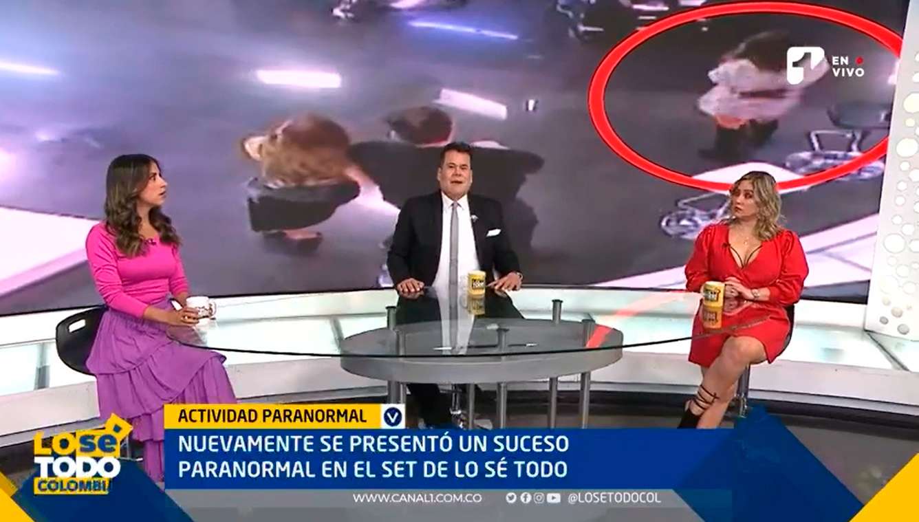 Foto de presentadores de Lo sé todo, programa que reveló video de cámara en su set con susto por lío paranormal en vivo