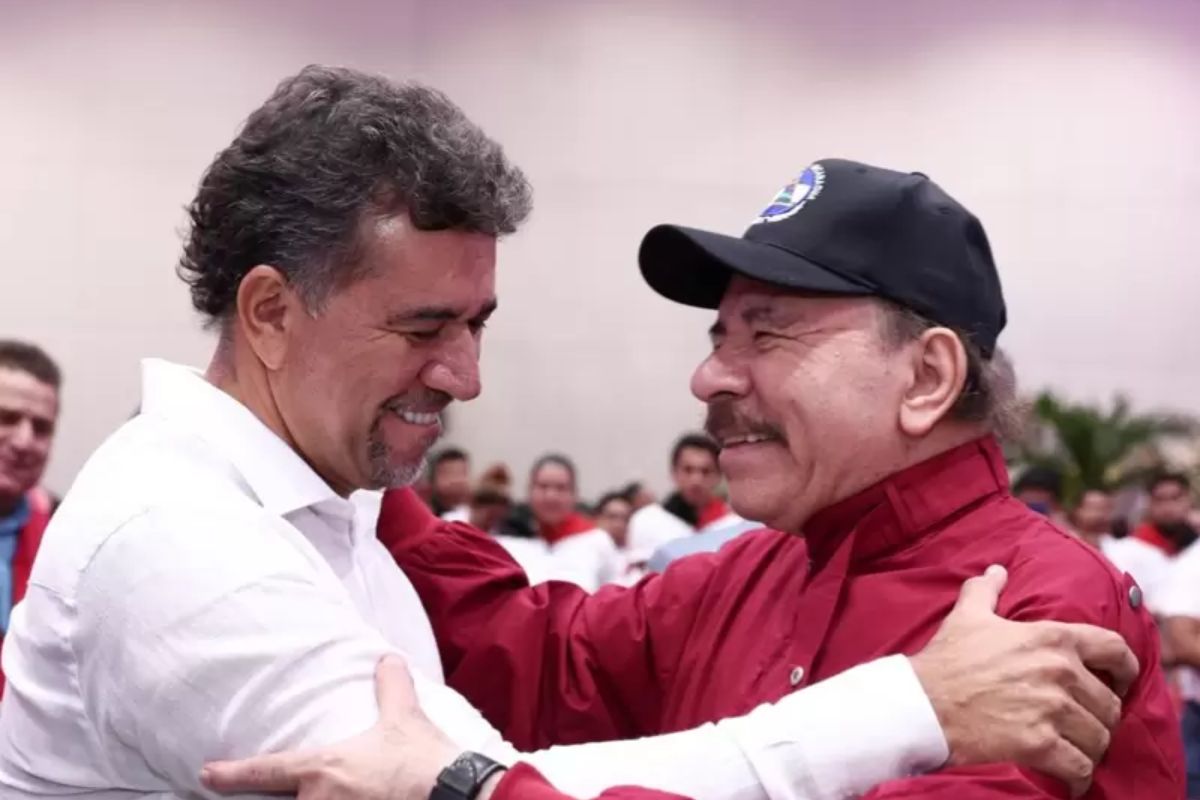 Embajador de Colombia en Nicaragua fue visto en la celebración número 44 de la revolución sandinista y recibió múltiples críticas. 