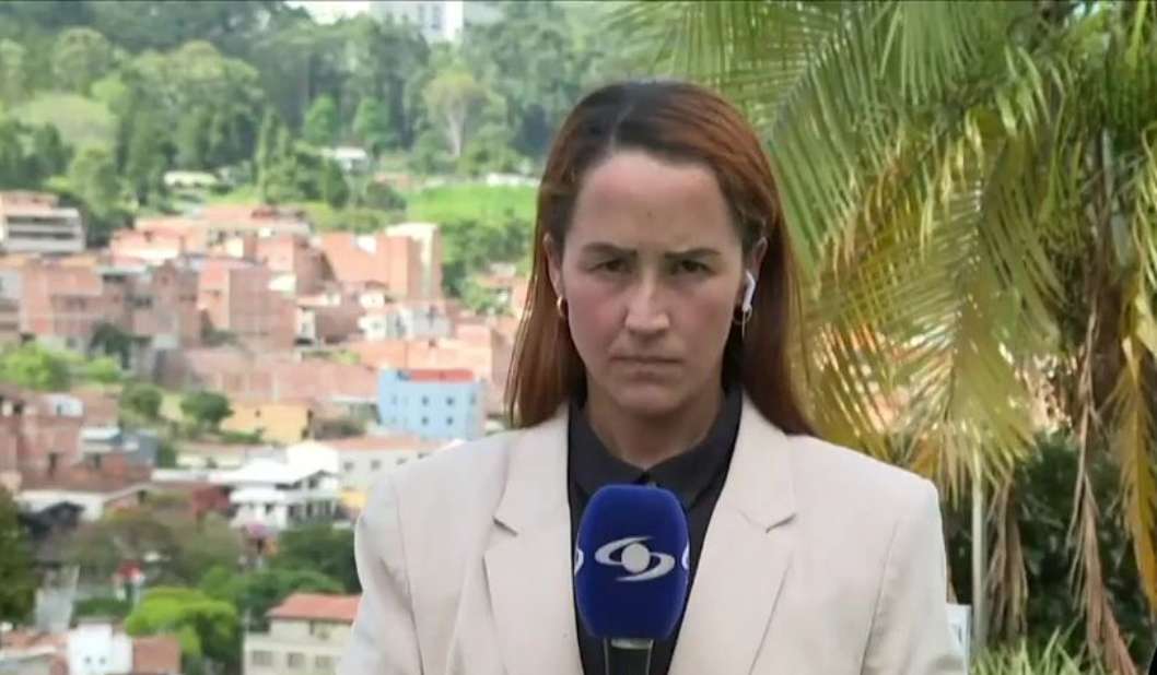 Foto de Érika Zapata, en nota de que la periodista de Noticias Caracol, dijo estar triste y aburrida por tanta pulla