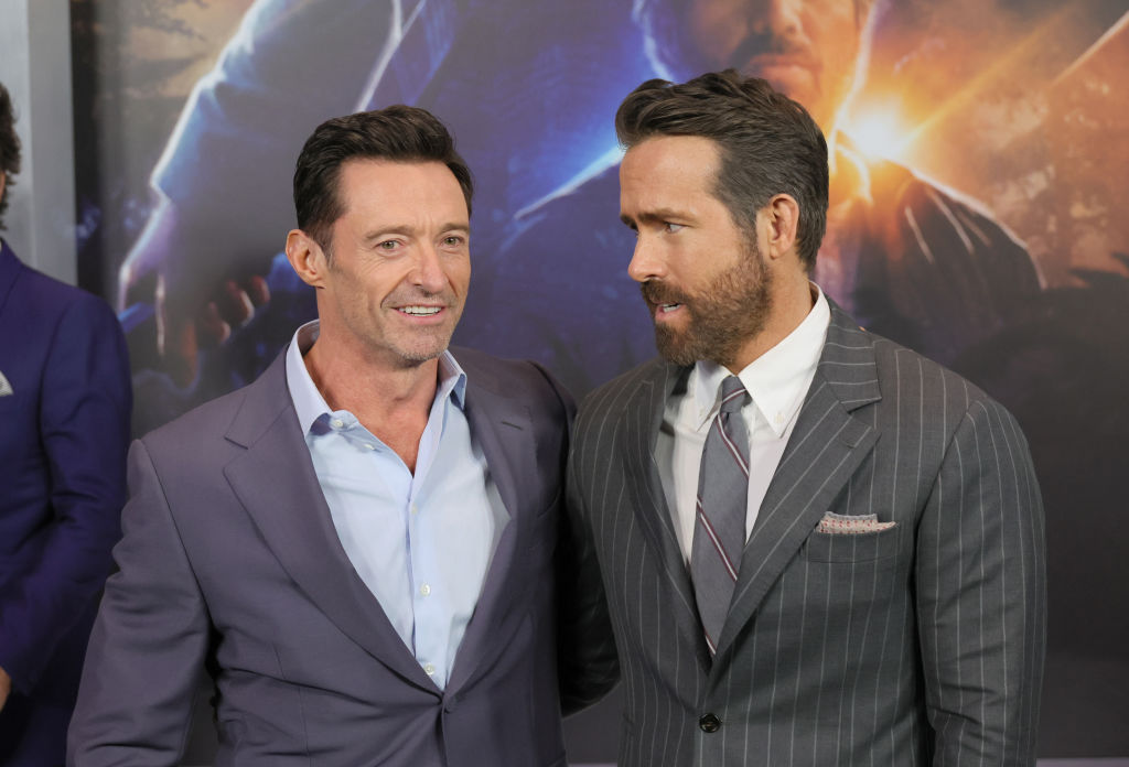 Ryan Reynolds y Hugh Jackman. En relación con nueva película de Marvel.