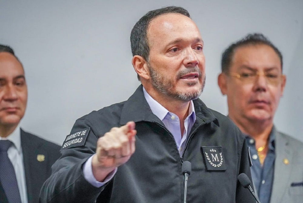 Gustavo Villatoro, ministro de Justicia y Seguridad de El Salvador, quien advirtió a colombianos ilegales en ese país.