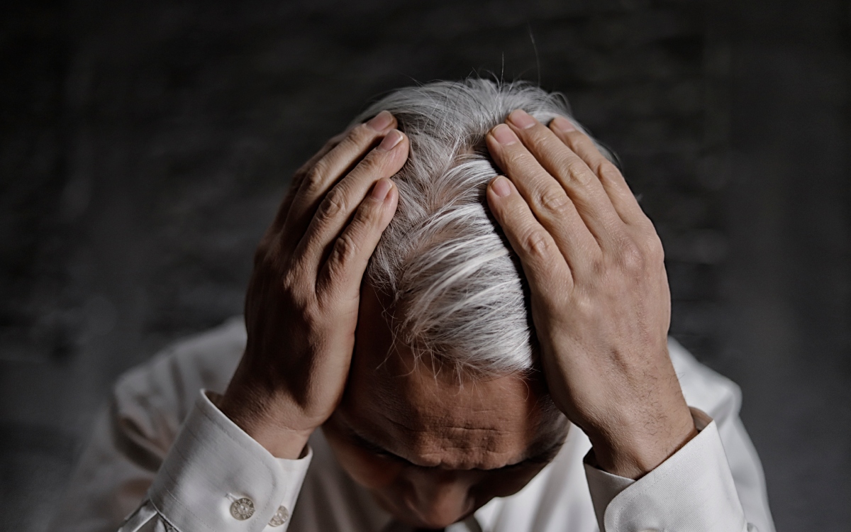 Para obtener un cabello más oscuro se necesita una mascarilla de aceite de oliva y romero