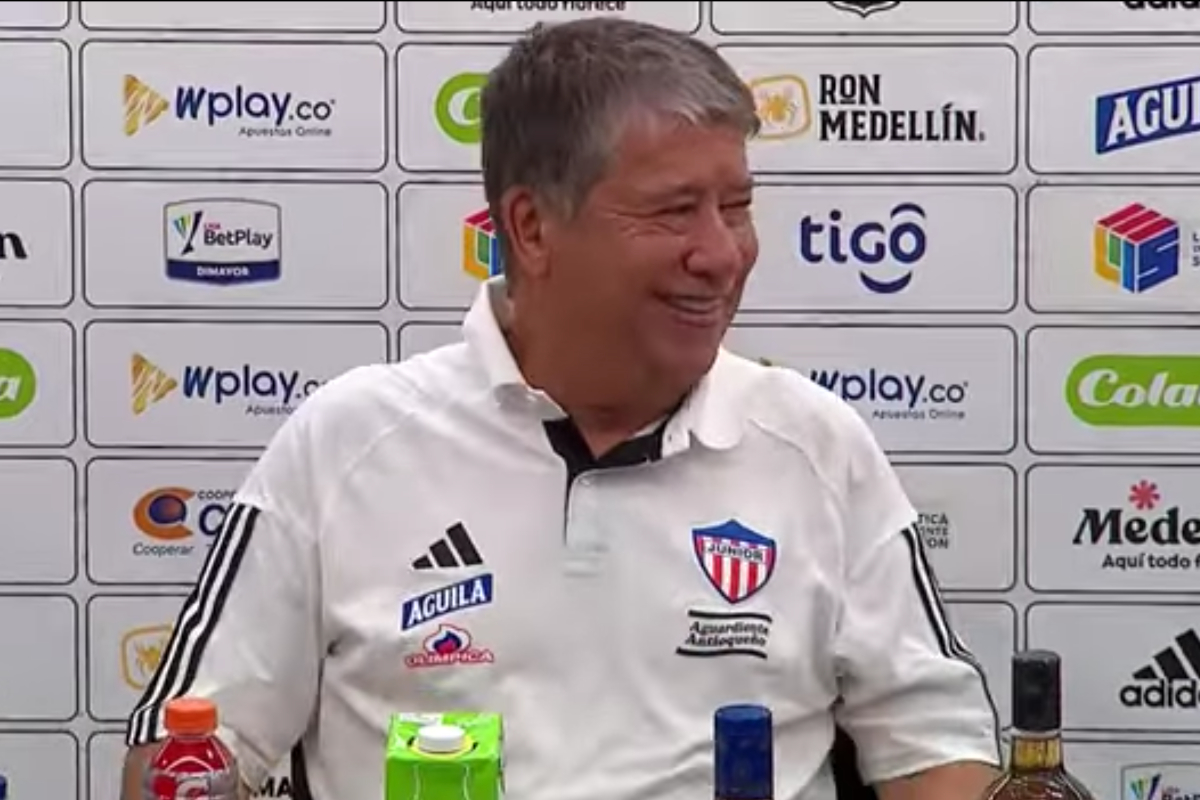 Video del Bolillo Gómez riéndose luego de la derrota de Junior contra Medellín.