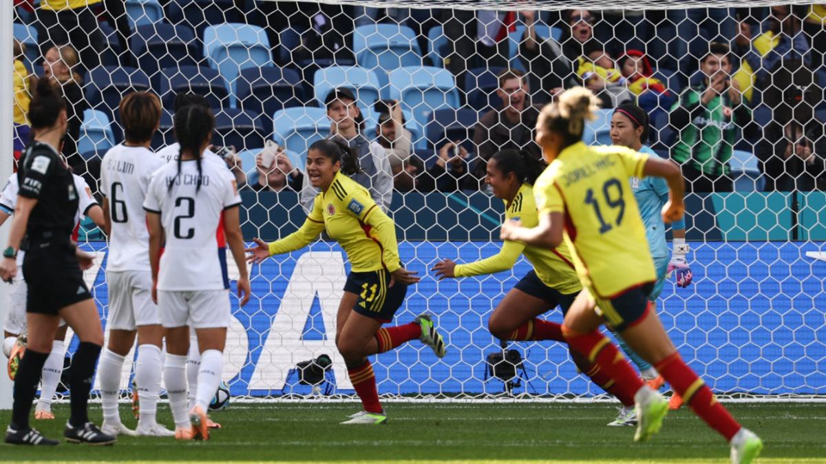 Catalina Usme anotó el primer gol de Colombia en el Mundial Femenino ante Corea del Sur.