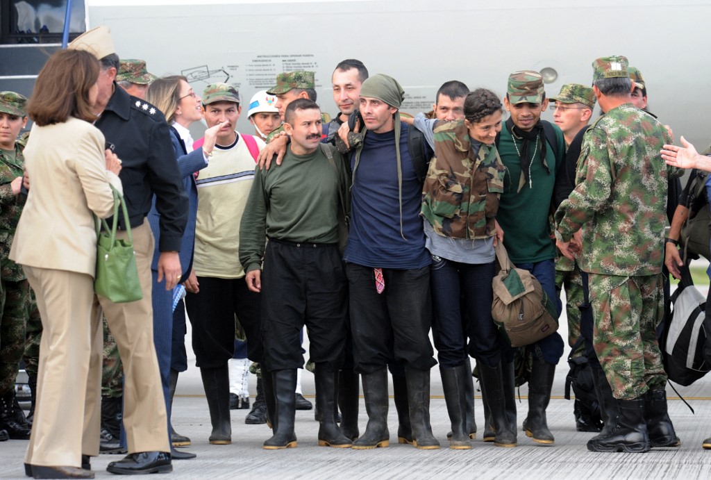 Foto de archivo tomada el 2 de julio de 2008 que muestra la liberación de 15 personas, entre ellas Íngrid Betancourt y varios militares, en lo que se llamó Operación Jaque.