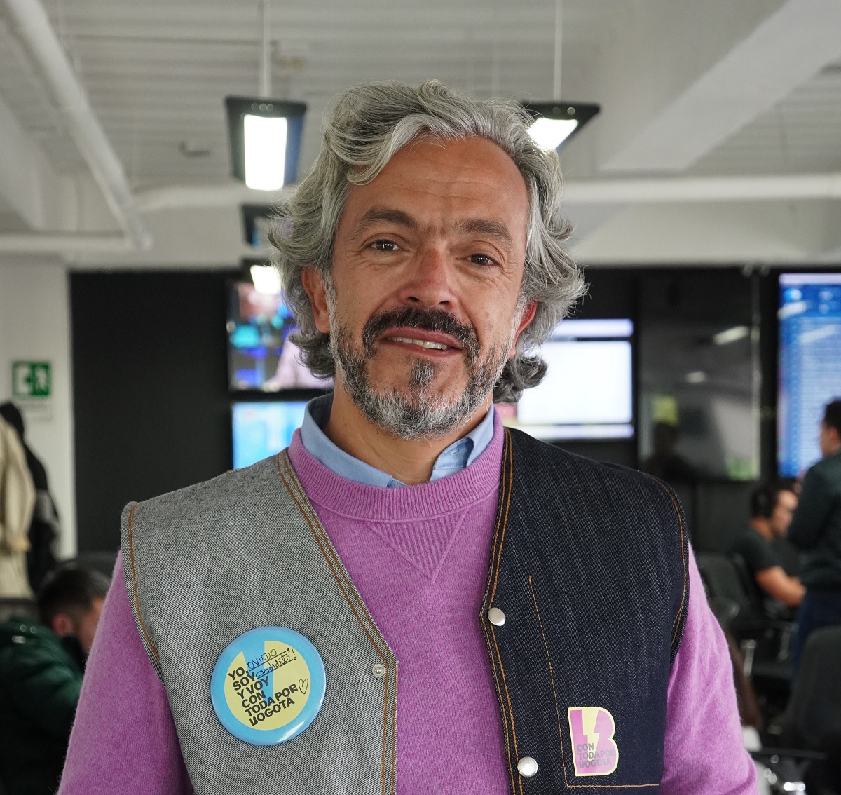 Juan Daniel Oviedo, en nota sobre detalles de su vida y propuestas para la Alcaldía de Bogotá