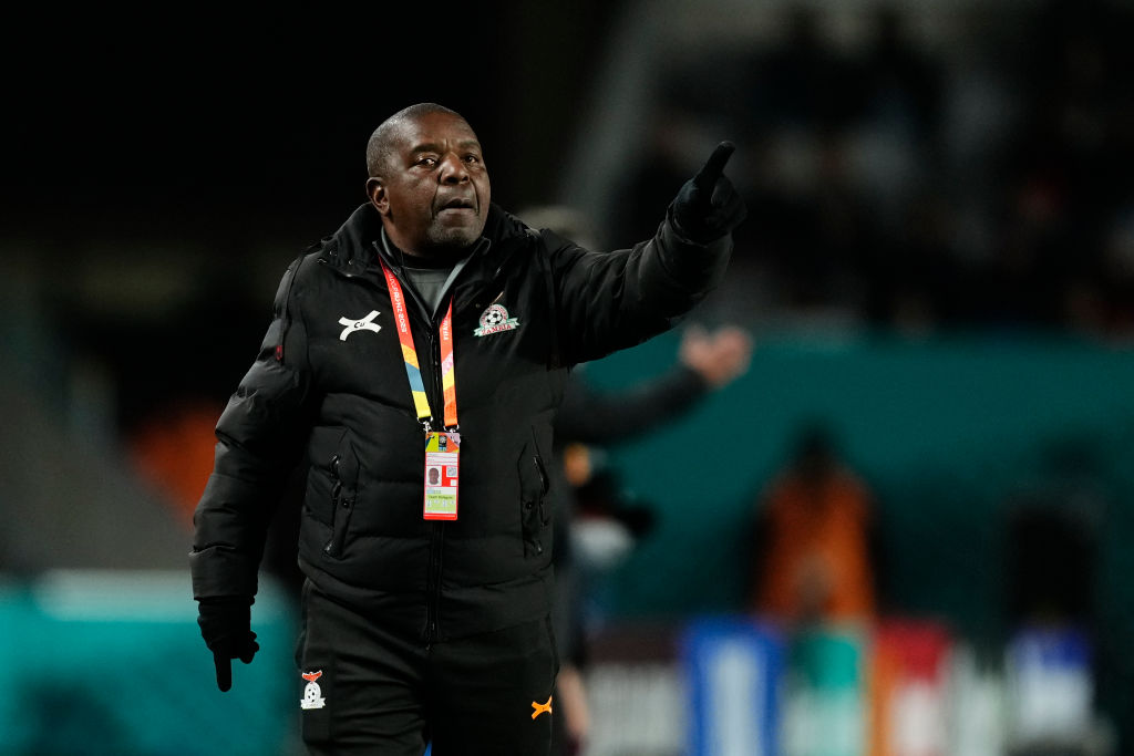 Bruce Mwape, director técnico de Zambia, denunciado por sus jugadoras por acoso sexual.
