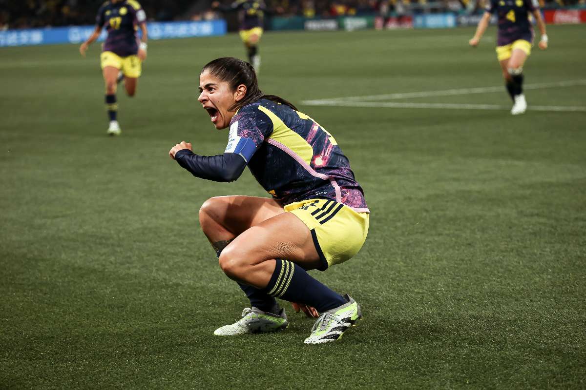 Foto de Catalina Usme, en nota de que la delantera con Selección Colombia en Mundial Femenino llevó premio a negocio