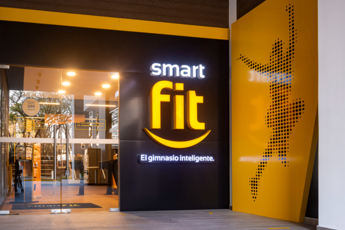 Quiénes son los dueños de los gimnasios Smart Fit en Colombia. Tienen más de 80 locales en diferentes ciudades del país. 