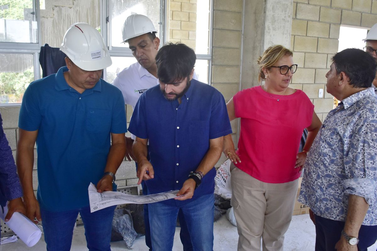 Jaime Pumarejo, alcalde de Barranquilla, visitó obras IED Alexander Von Humboldt