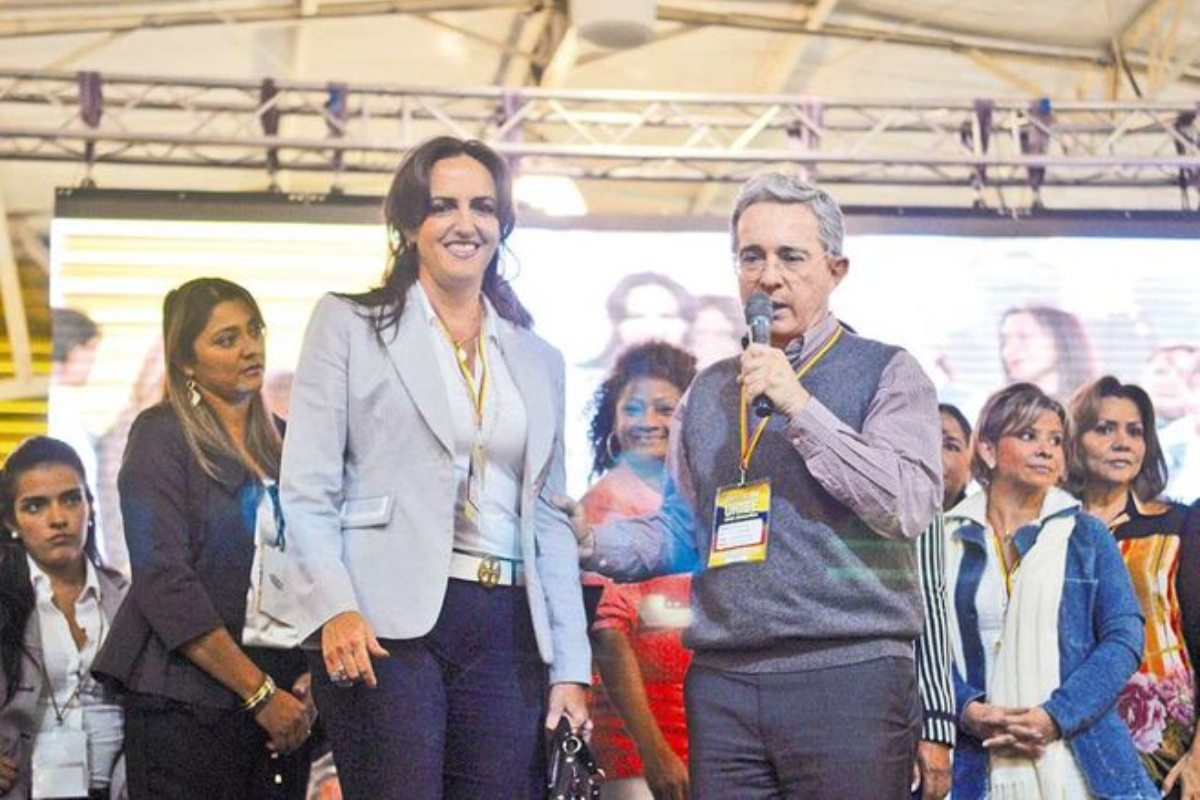 Álvaro Uribe se solidarizó con Francisco Barbosa, María Fernanda Cabal y Eduardo Zapateiro por los planes que tendría el Eln para atentar contra ellos. 