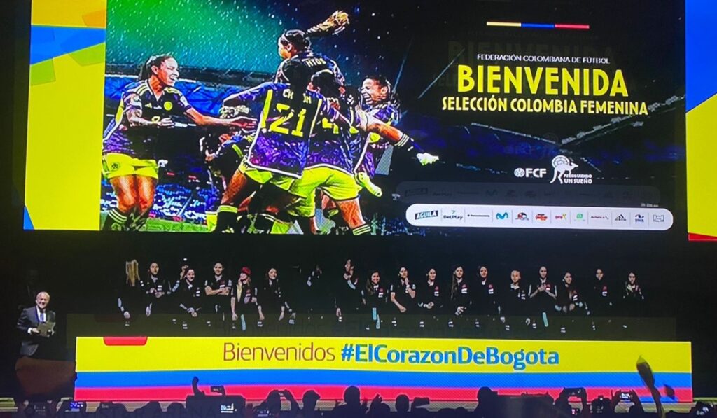 Recibimiento Selección Colombia Femenina en Movistar Arena/Foto: captura de pantalla Caracol TV.