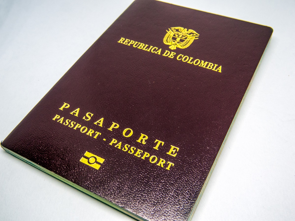 Luego de que suspendieran licitación para imprimir visas y pasaportes, la Contraloría alertó sobre los riesgos que podría desencadenar esta situación.