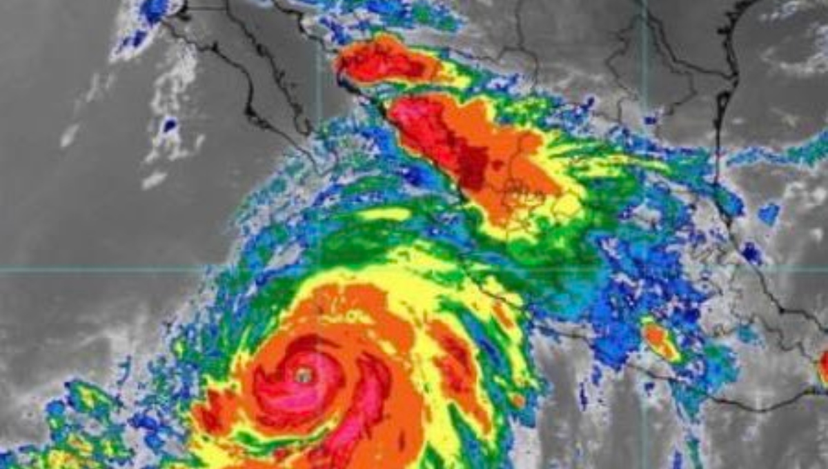 El huracán Hilary cambio de categoría 3 a 4, durante la noche del jueves.