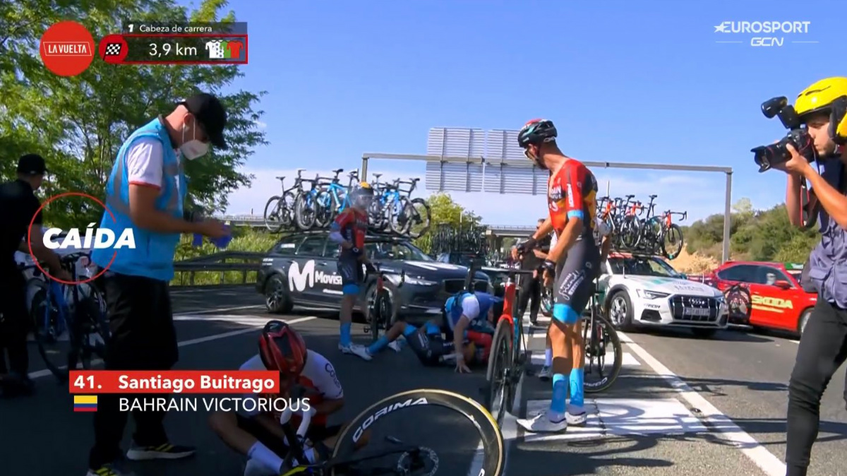 Santiago Buitrago se cayó en la etapa 4 de la Vuelta a España: video y cómo está.