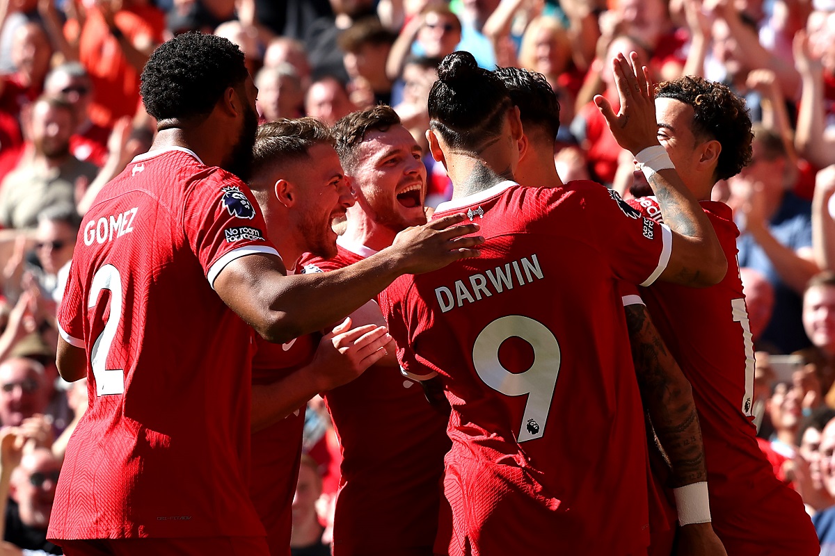 Liverpool venció con goleada al Aston Villa por la Liga Premier.