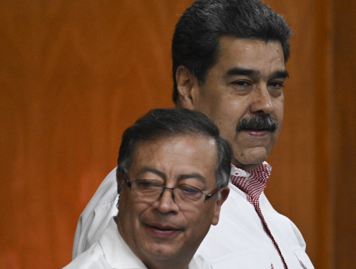 Gustavo Petro pide levantar bloqueo a Venezuela, como Nicolás Maduro.