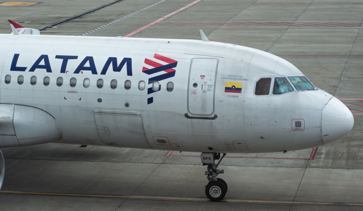 Emergencia en vuelo Bogotá-Cali por fallas en avión; ministra de Ambiente iba a bordo 