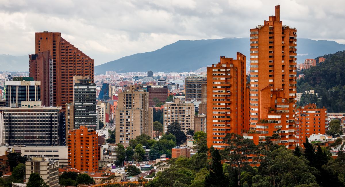 El senador David Luna afirmó que el Ministerio de Vivienda solo ha entregado el 1 % de los subsidios para mejoramiento de vivienda en Colombia.