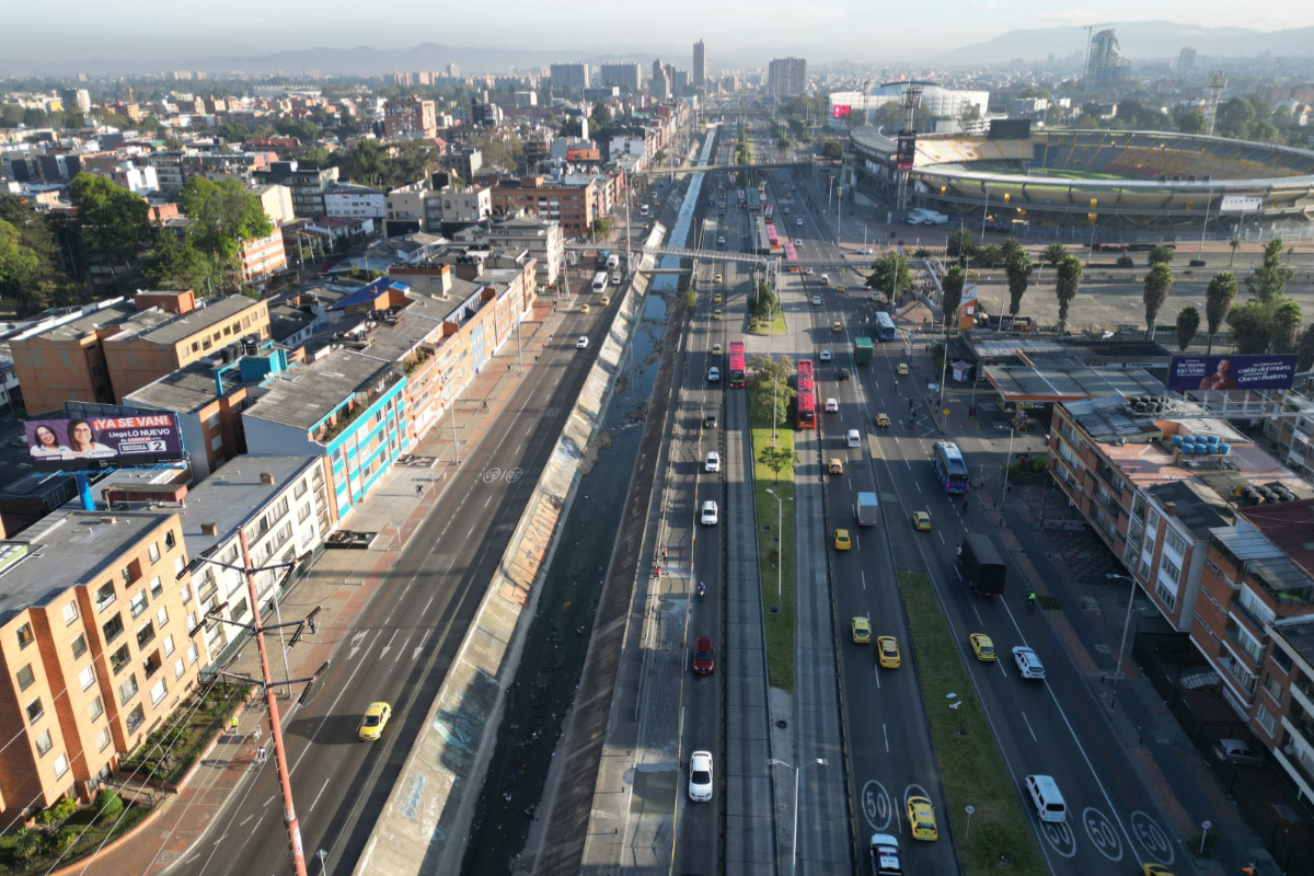 Día sin carro en Bogotá cogió a varios despistados en la ciudad con 57 vehículos inmovilizados y 299 comparendos por infringir la jornada. 