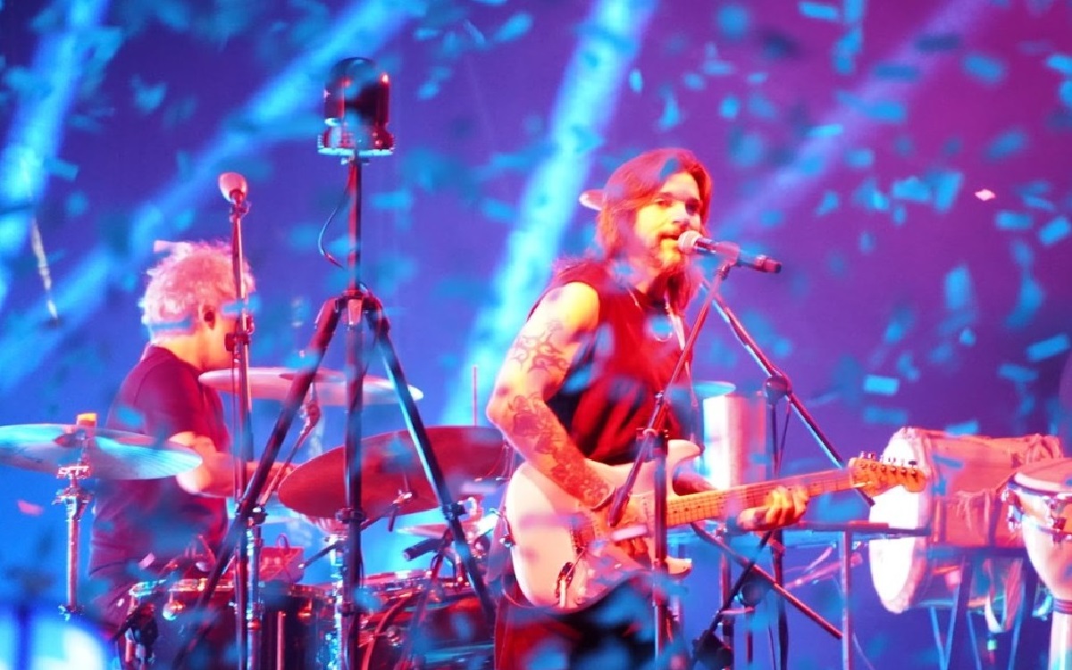 Juanes revolucionó interpretando 'La rebelión', del Joe Arroyo, en versión rock.